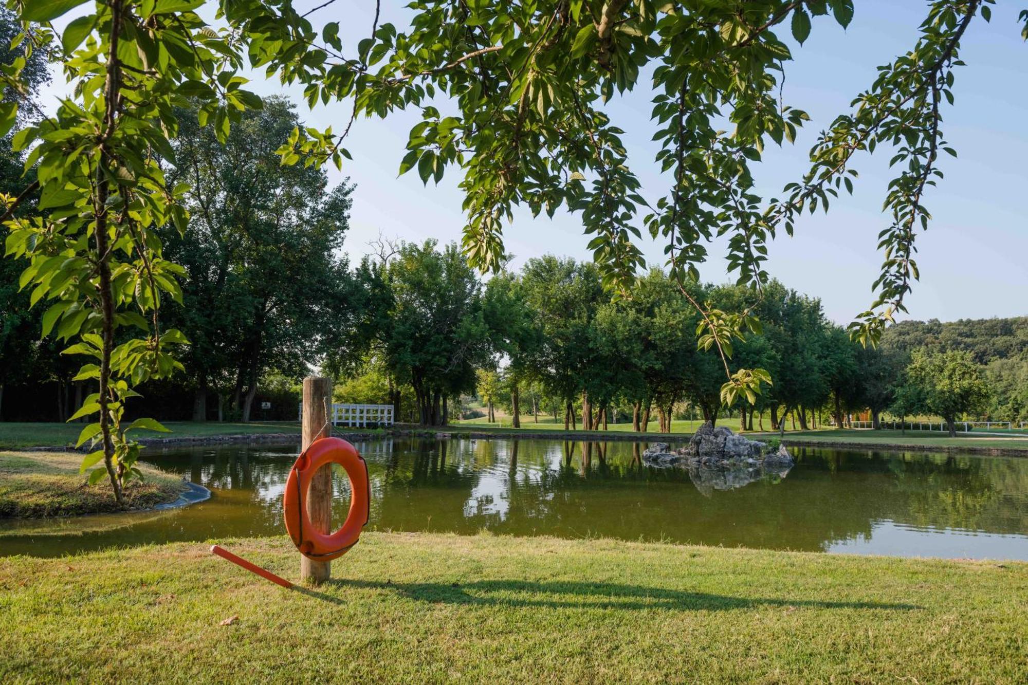 Bed and Breakfast Pannonia Golf & Country Club Alcsutdoboz Exterior foto